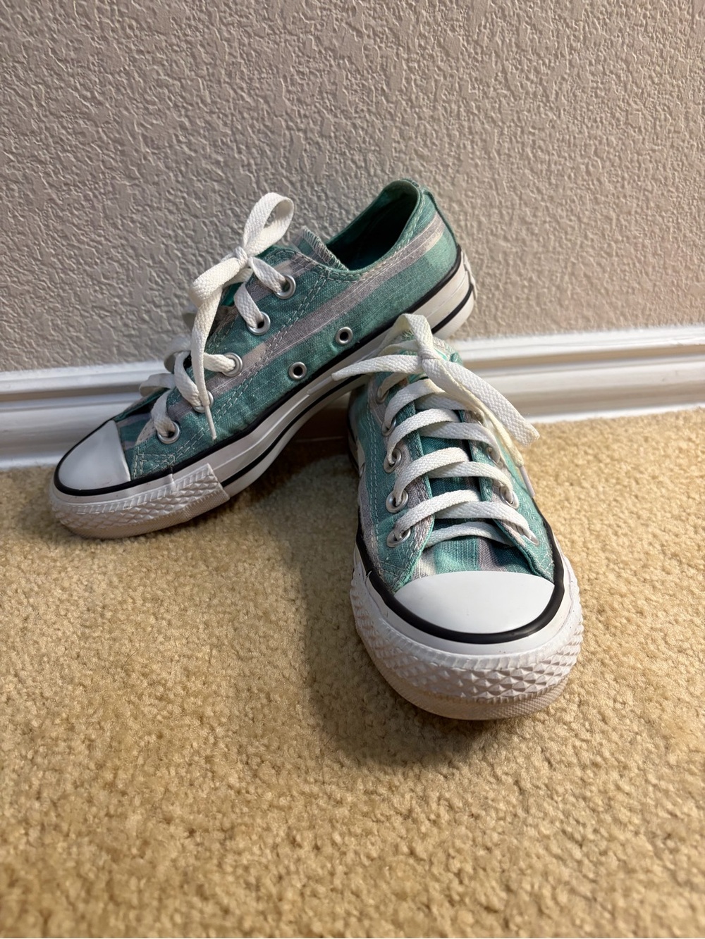 Unique Teal, White, and Gray Stripe Pattern Low Rise Converse